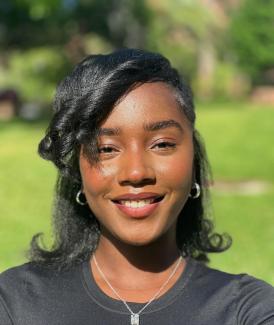 Samantha headshot
